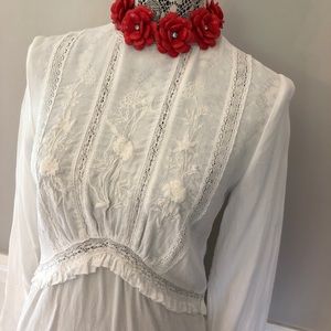 Zara Basic Collection sz XS sheer top w detail